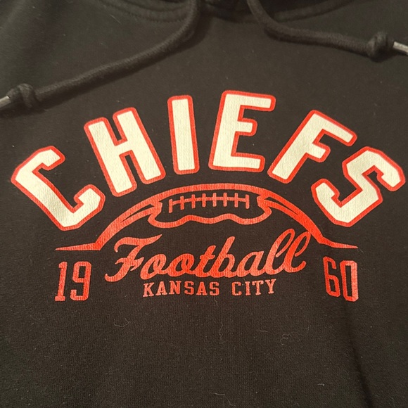 STARTER Black Chiefs Hoodie - Picture 2 of 4